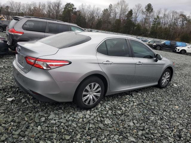  TOYOTA CAMRY 2019 Srebrny