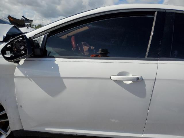 Седаны FORD FOCUS 2016 Белый