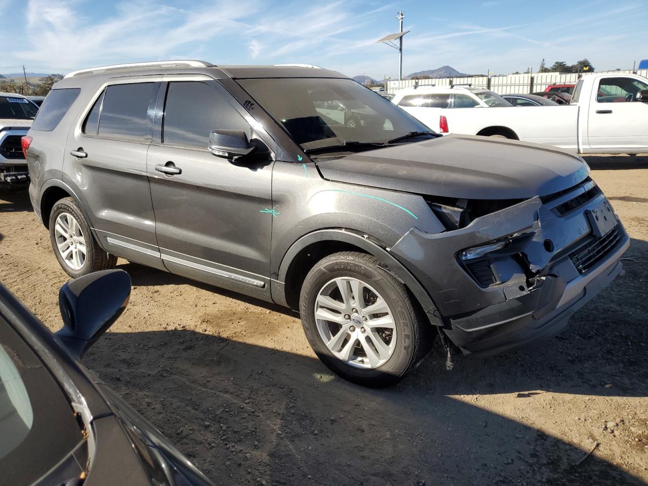 VIN 1FM5K8D88JGC73318 2018 FORD EXPLORER no.4