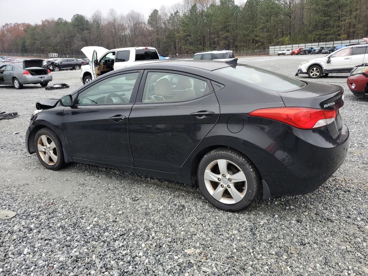 2013 Hyundai Elantra - Image 2
