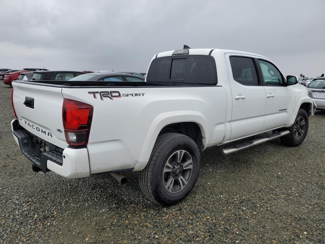 2018 Toyota Tacoma - Image 3
