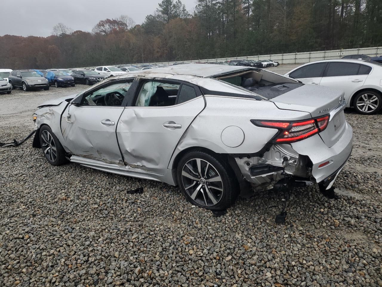 2019 Nissan Maxima - Image 2