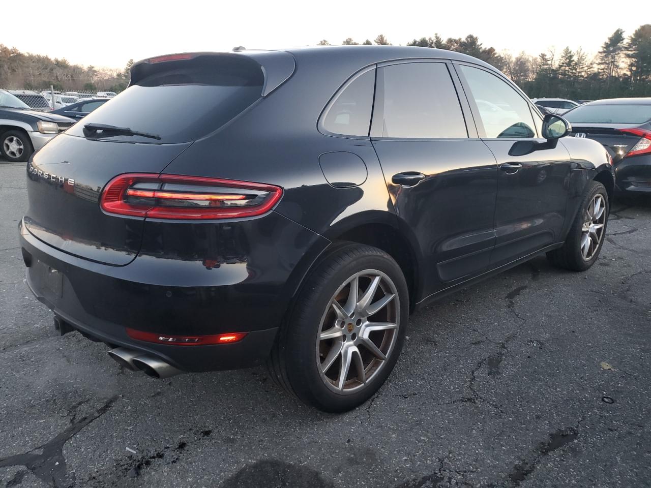 2017 Porsche Macan - Image 3