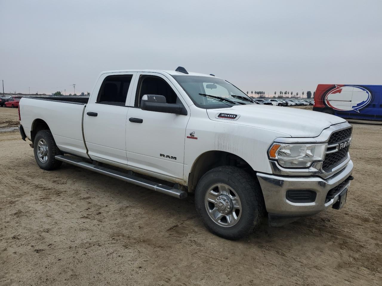 VIN 3C63R3GL0KG719615 2019 RAM 3500 no.4