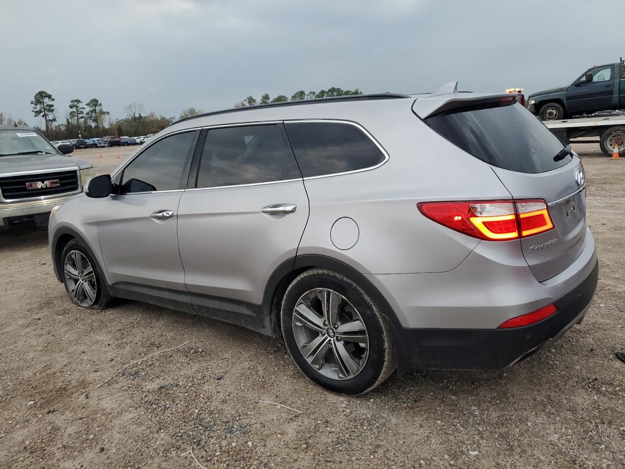 2016 Hyundai Santa Fe - Image 2