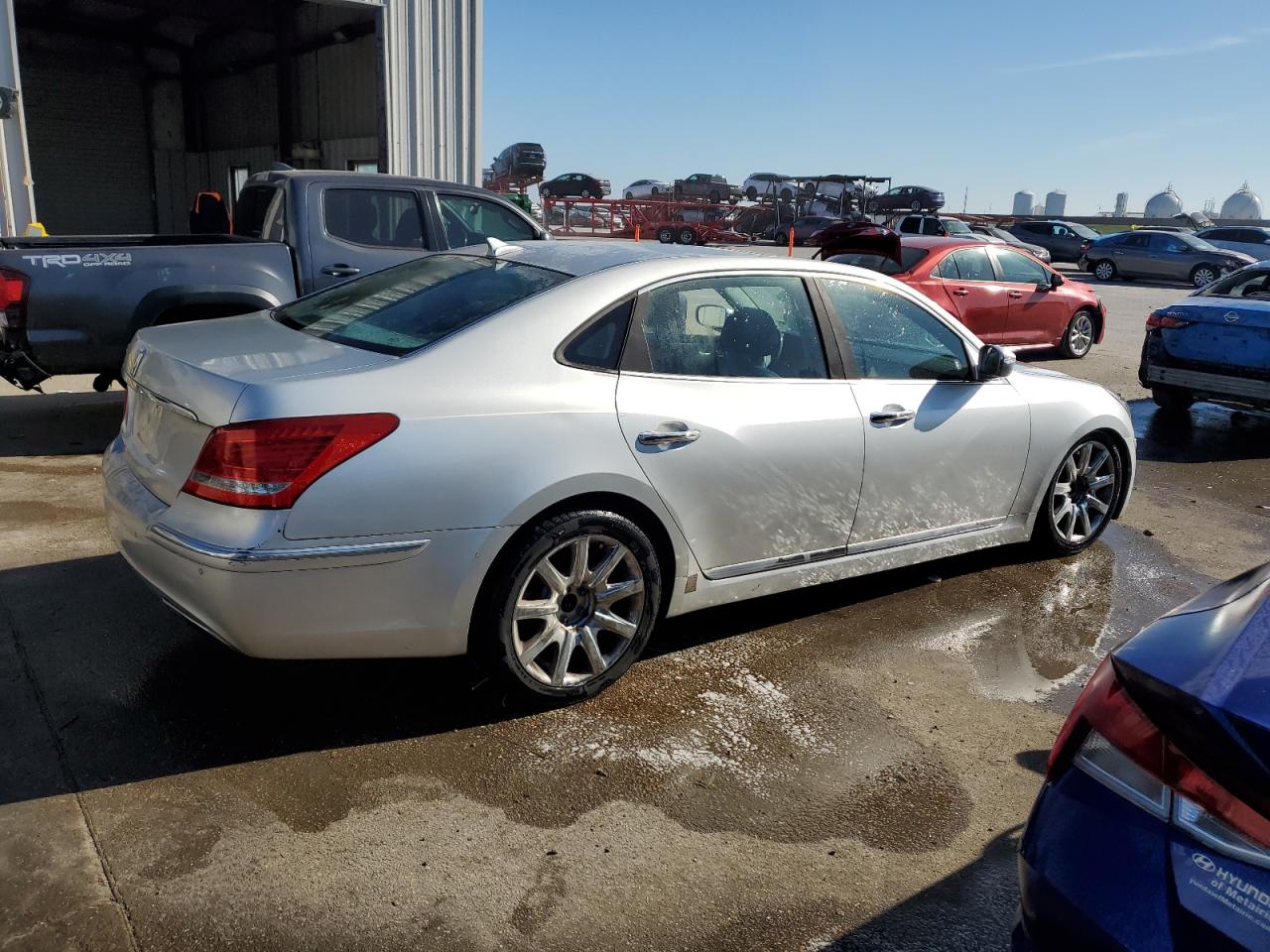 2013 Hyundai Equus - Image 3