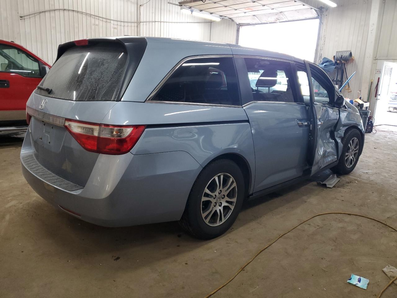 2011 Honda Odyssey - Image 3