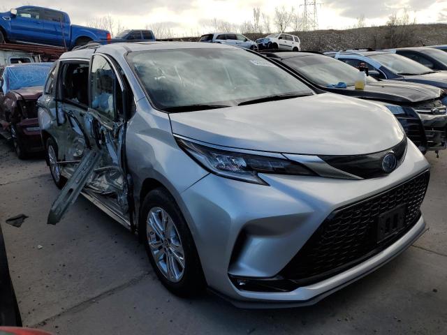  TOYOTA SIENNA 2022 Сріблястий