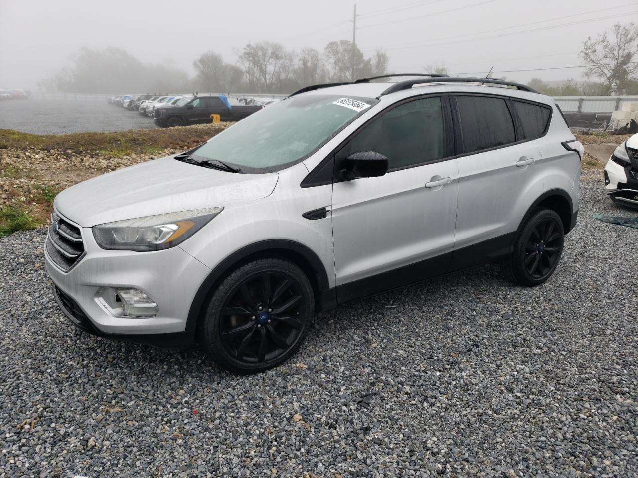 VIN 1FMCU0GD3HUB86014 2017 FORD ESCAPE no.1