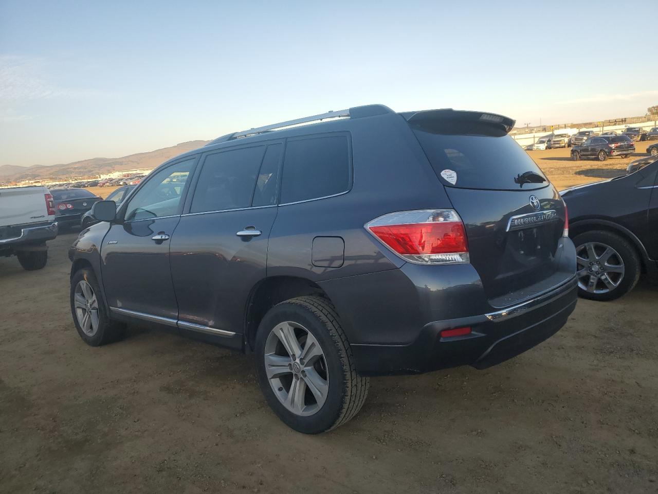2012 Toyota Highlander - Image 2
