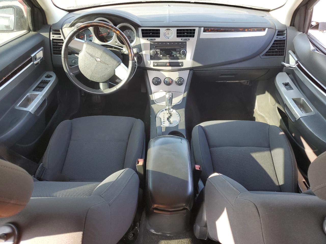 2010 Chrysler Sebring - Image 8