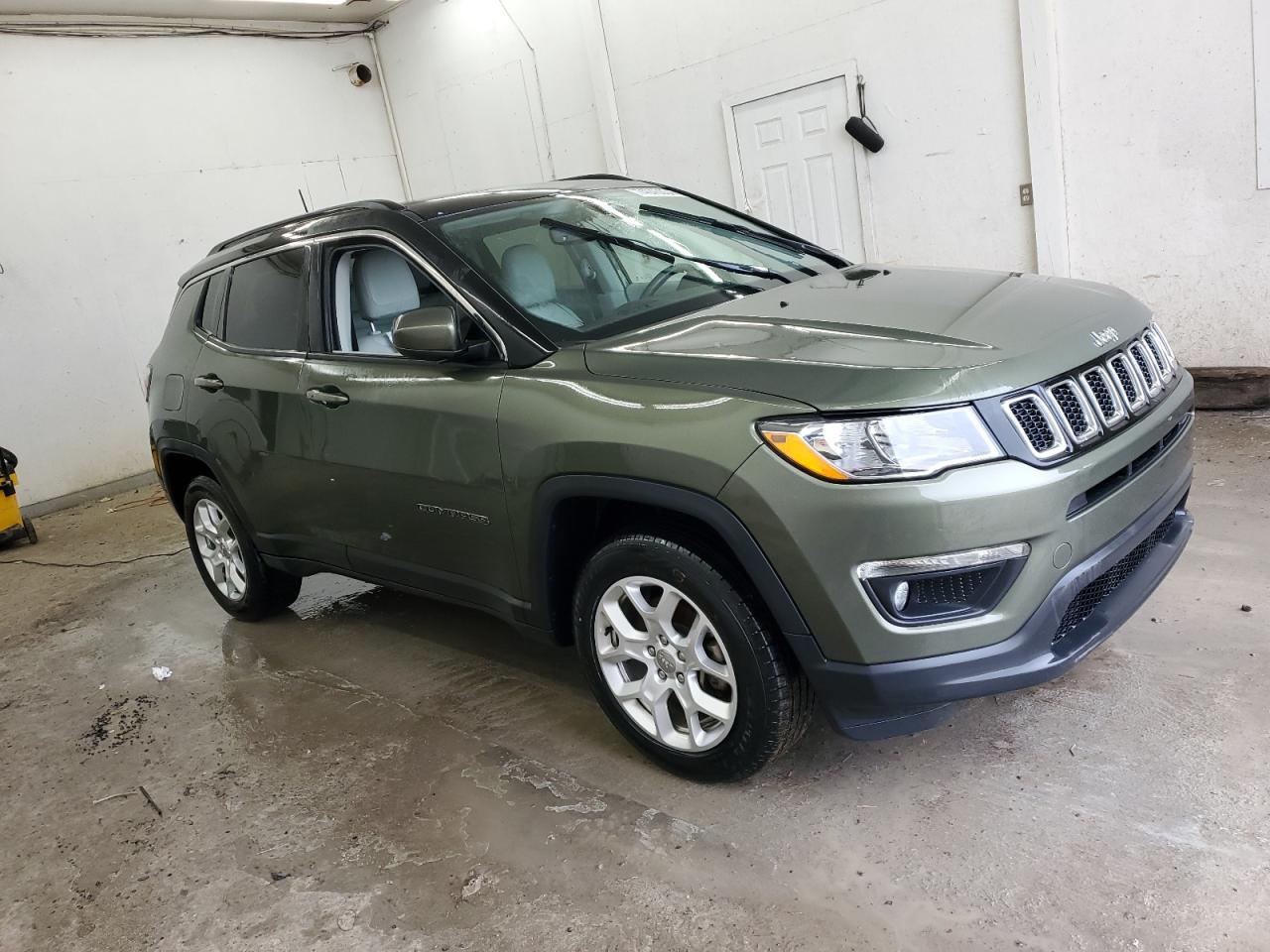 VIN 3C4NJDBB0KT741540 2019 JEEP COMPASS no.4