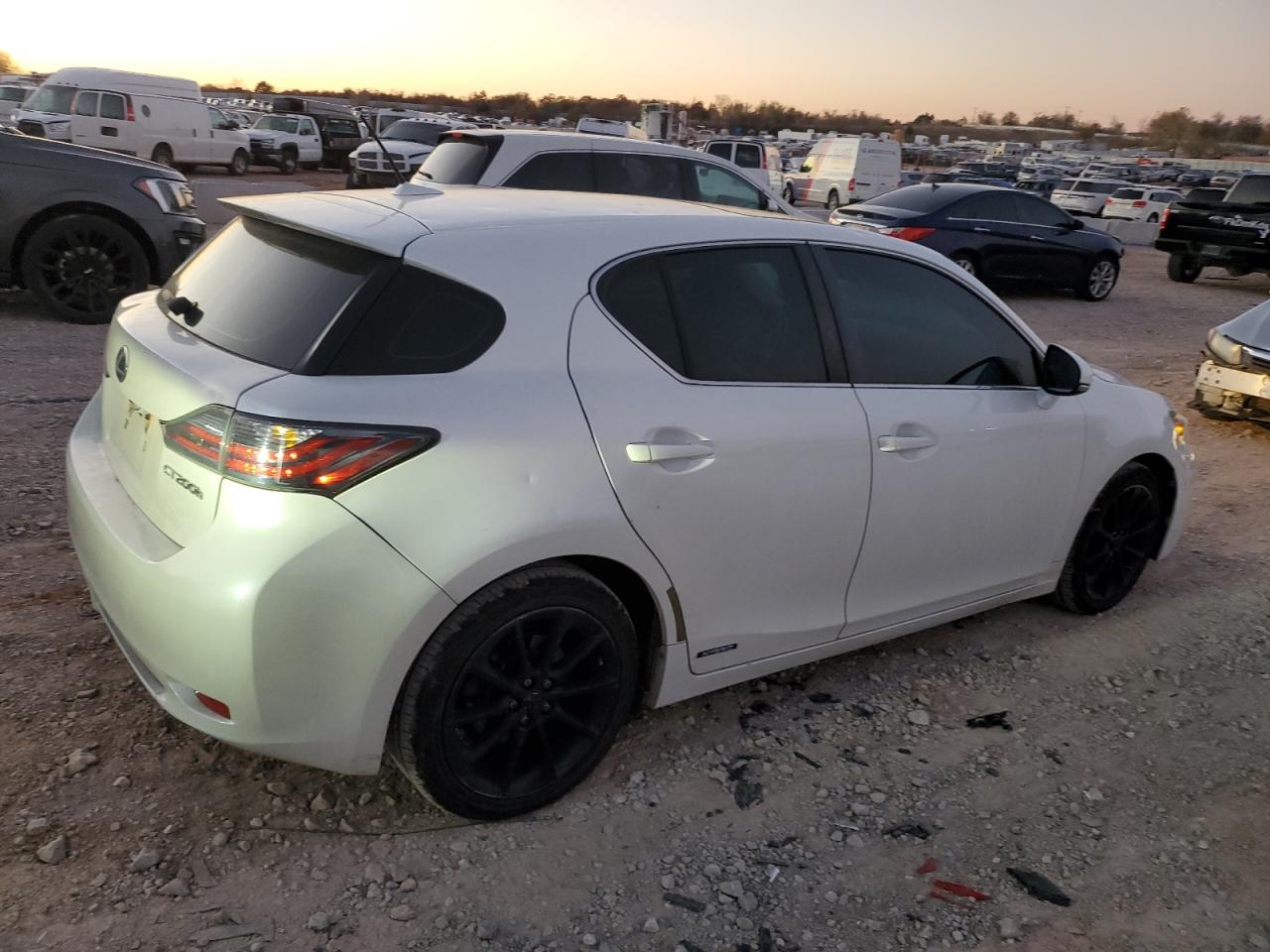 2011 Lexus CT - Image 3