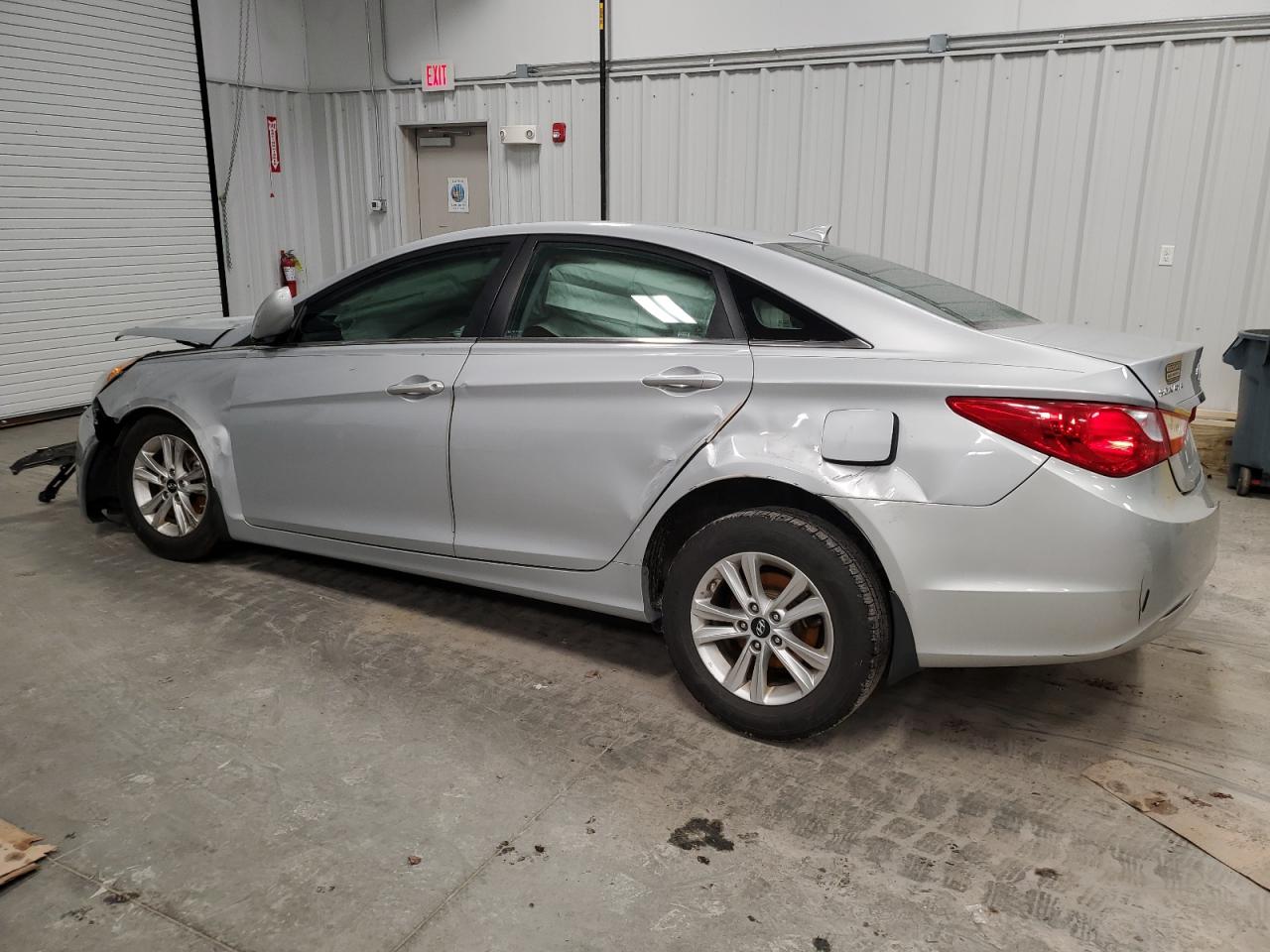 2012 Hyundai Sonata - Image 2