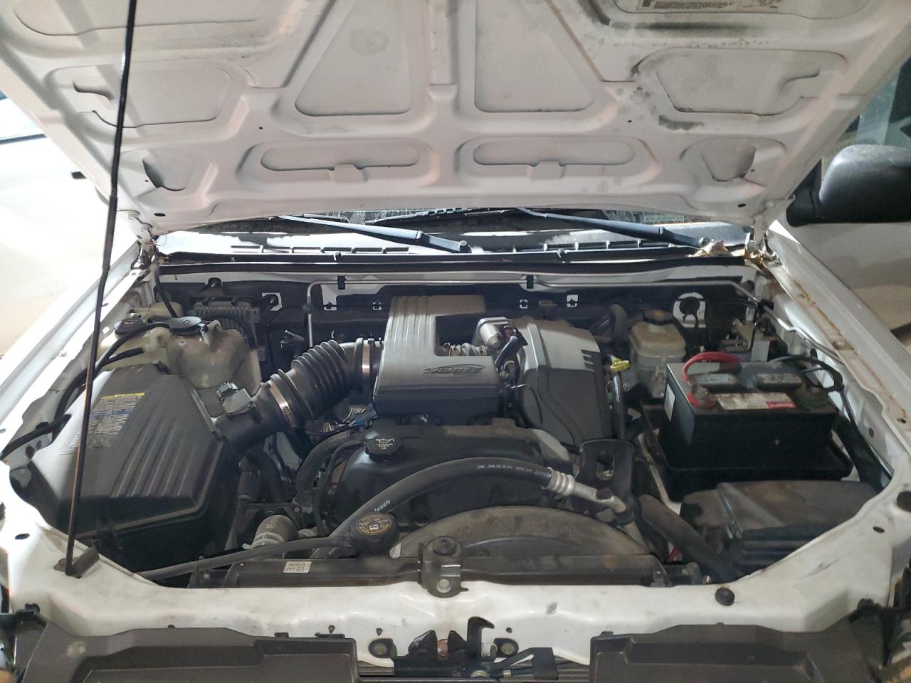 2004 Chevrolet Colorado - Image 11