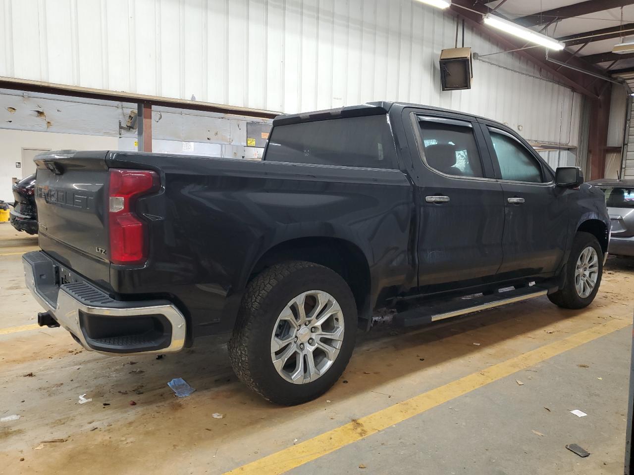2022 Chevrolet Silverado - Image 3