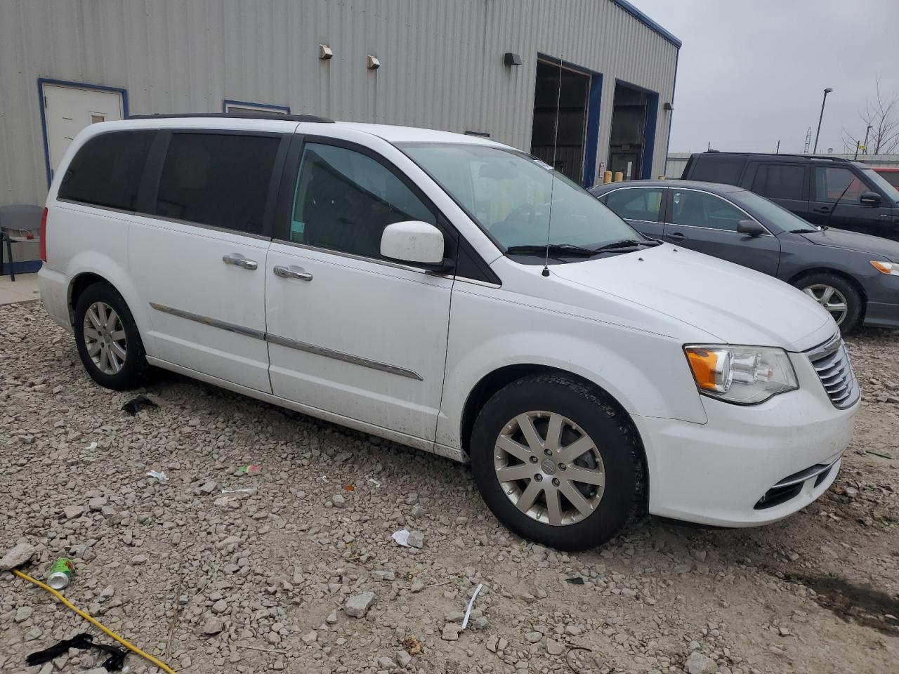2015 Chrysler Town & Country - Image 4