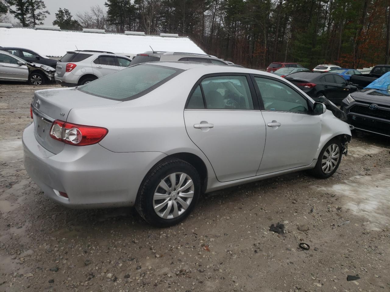 VIN 2T1BU4EE8DC112064 2013 TOYOTA COROLLA no.3