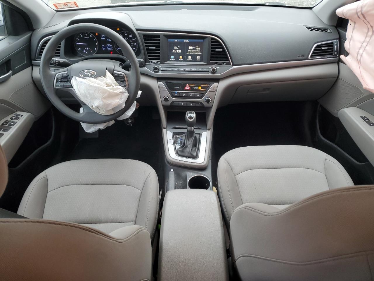 2017 Hyundai Elantra - Image 8