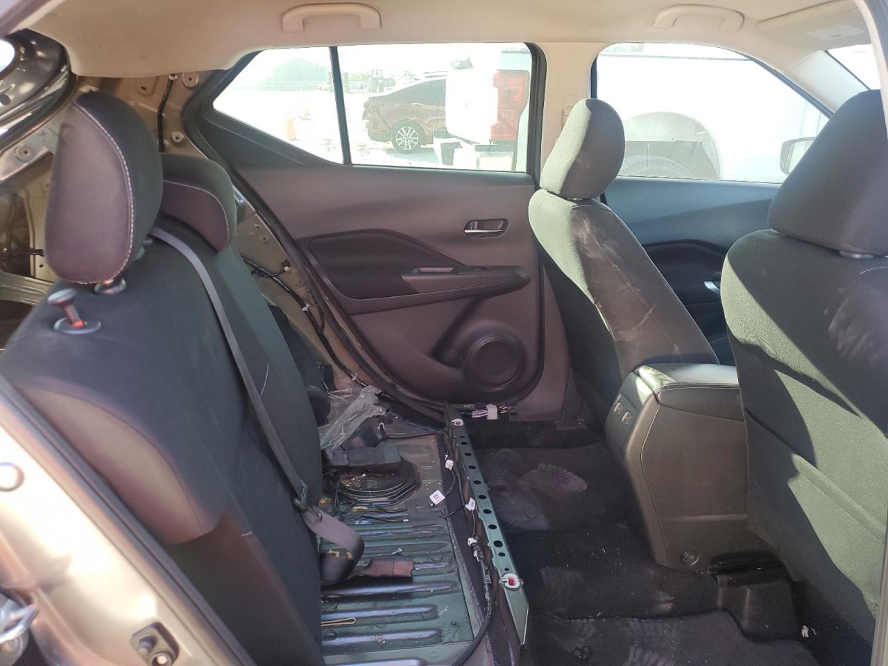 2021 Nissan Kicks - Image 11