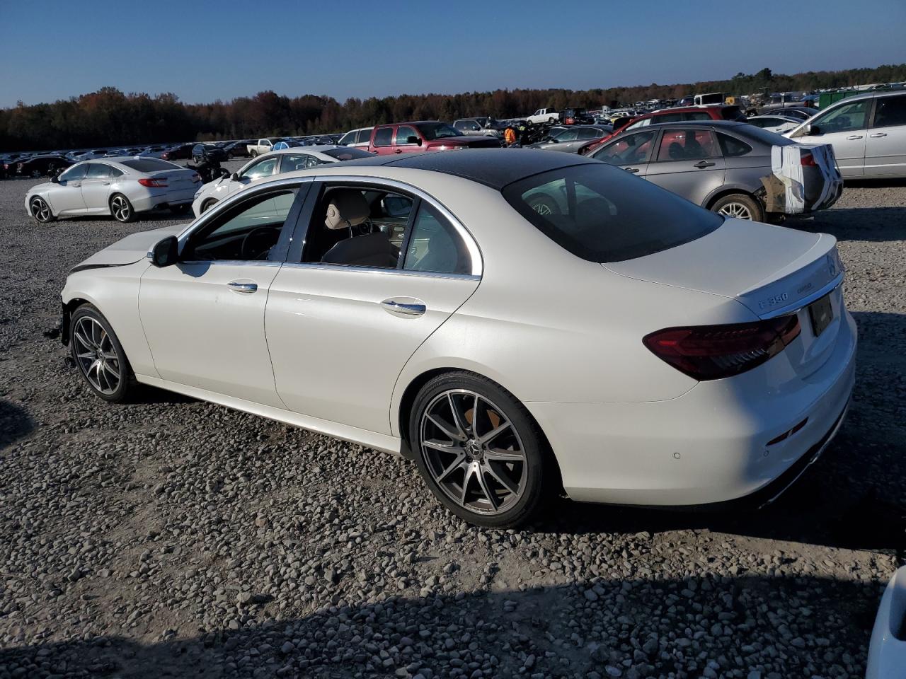 W1KZF8DB3NB082601 2022 MERCEDES-BENZ E CLASS - Image 2