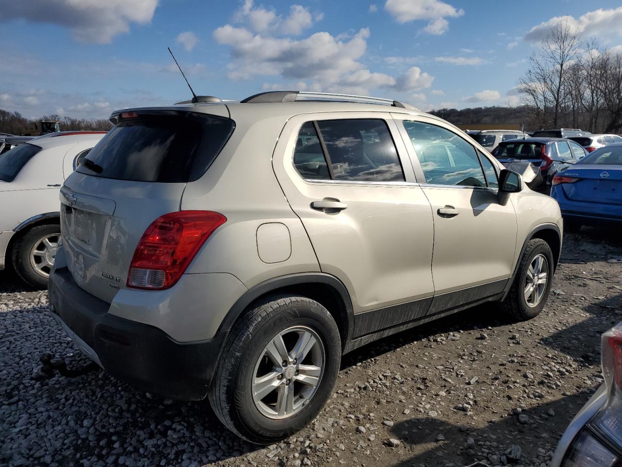 VIN 3GNCJPSB2GL173833 2016 CHEVROLET TRAX no.3