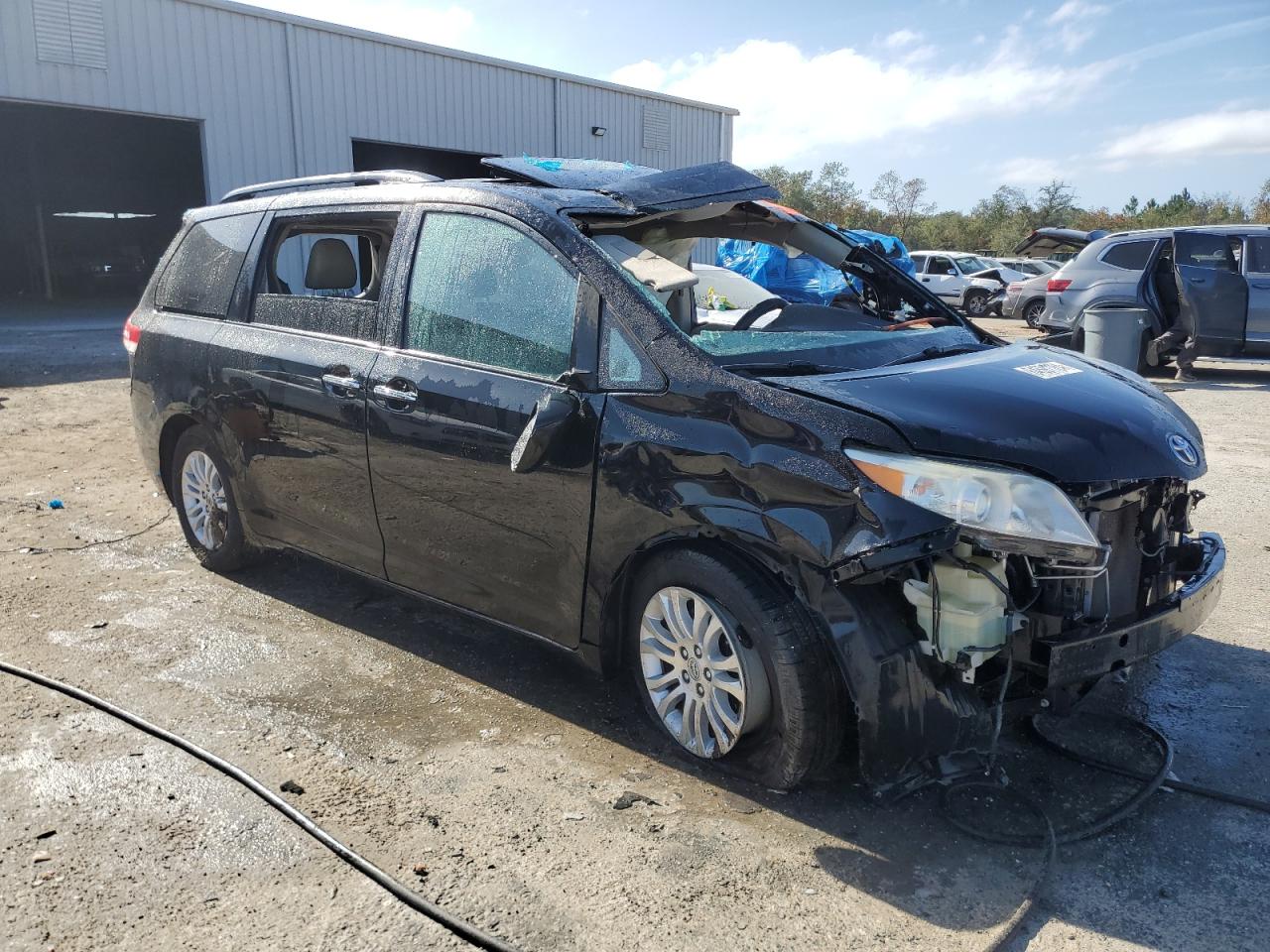 VIN 5TDYK3DC2DS320376 2013 TOYOTA All Models no.4