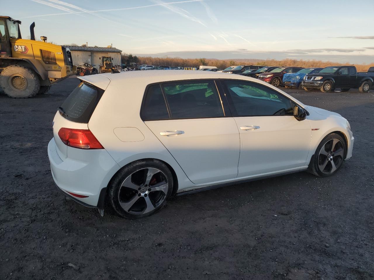 2017 Volkswagen GTI - Image 3