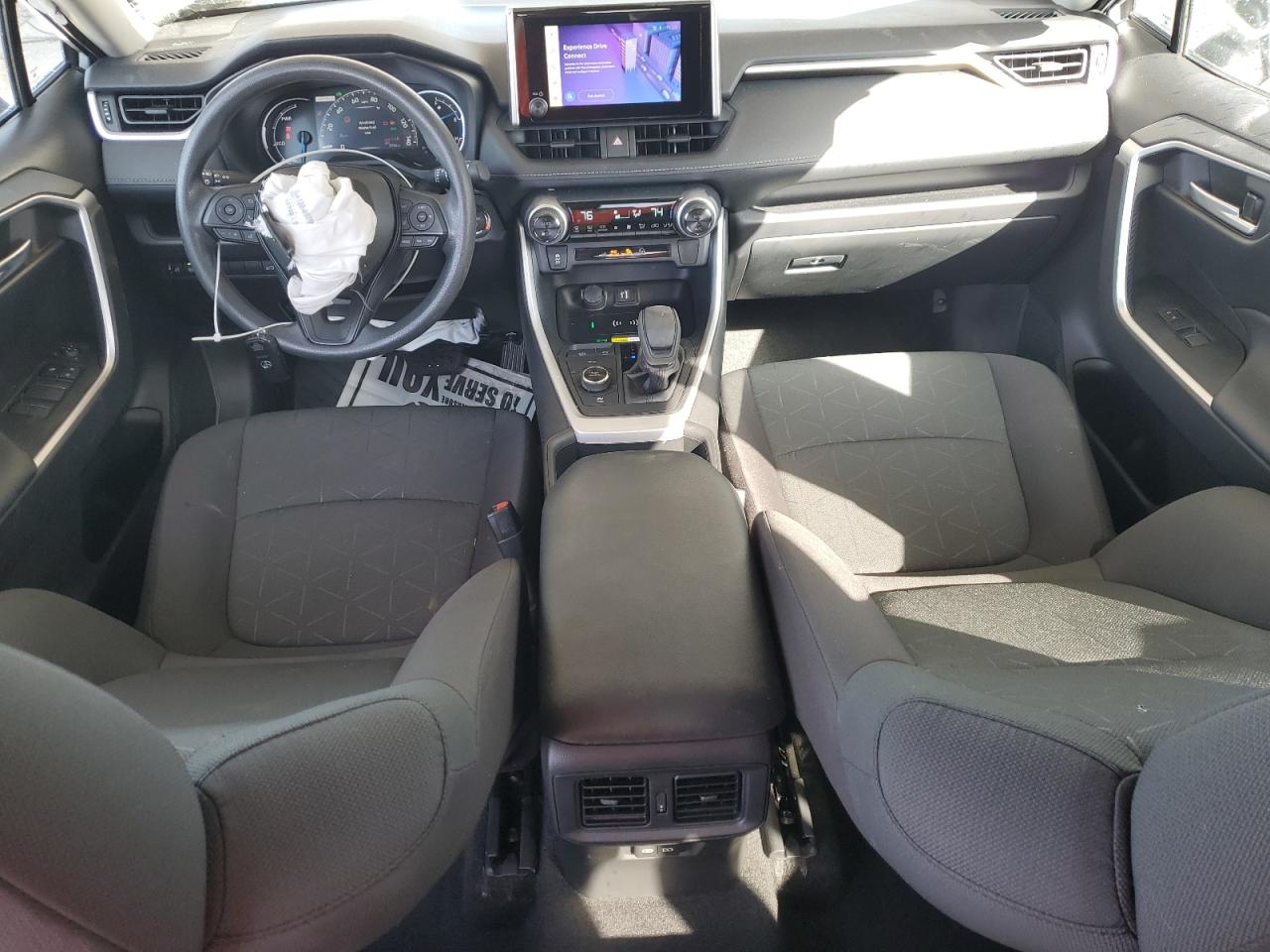 2024 Toyota RAV 4 - Image 8