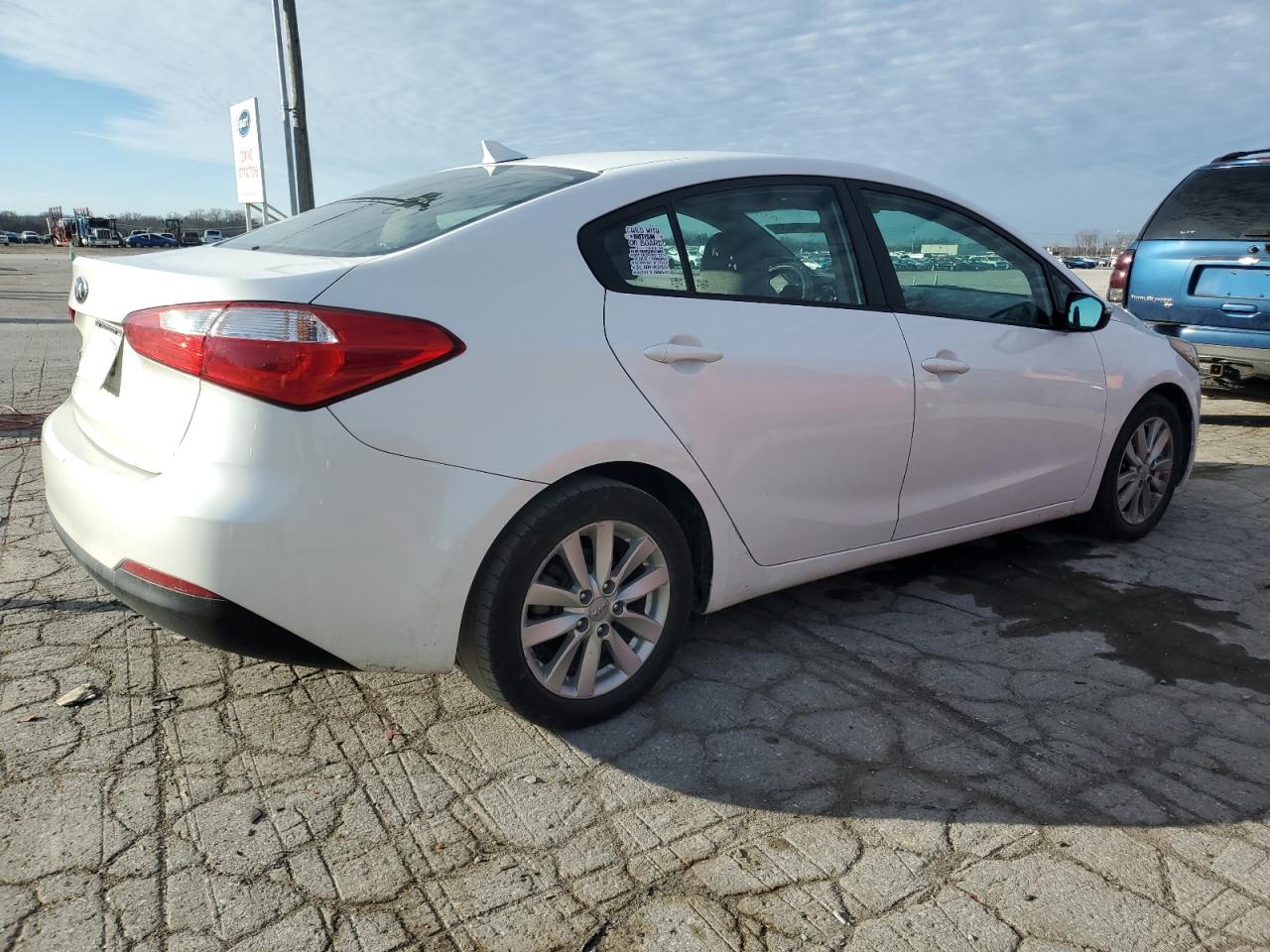 VIN KNAFX4A68F5269615 2015 KIA FORTE no.3