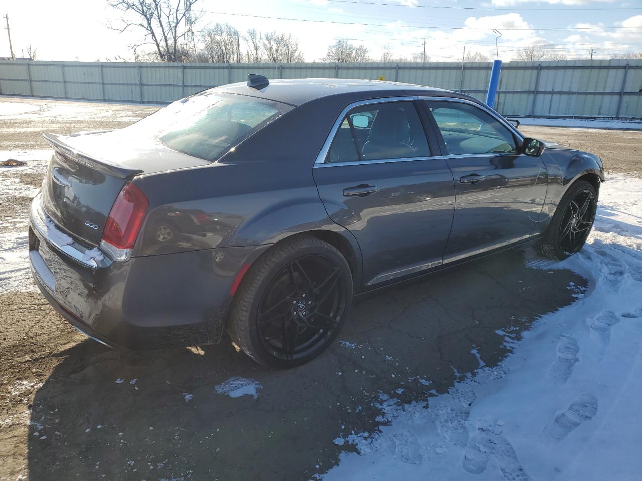 VIN 2C3CCARG6GH192853 2016 CHRYSLER 300 no.3