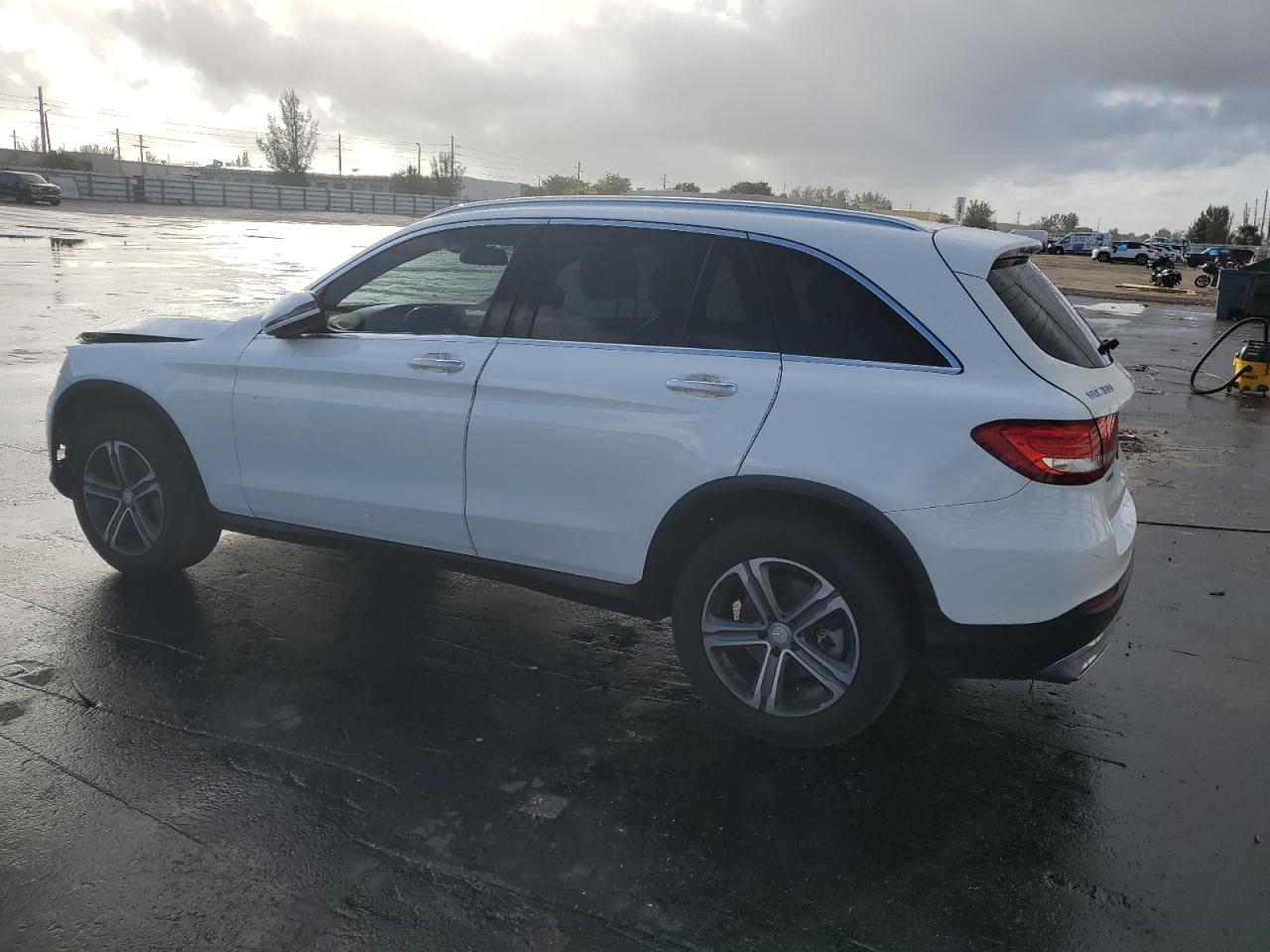 WDC0G4JB7GF051306 2016 MERCEDES-BENZ GLC - Image 2