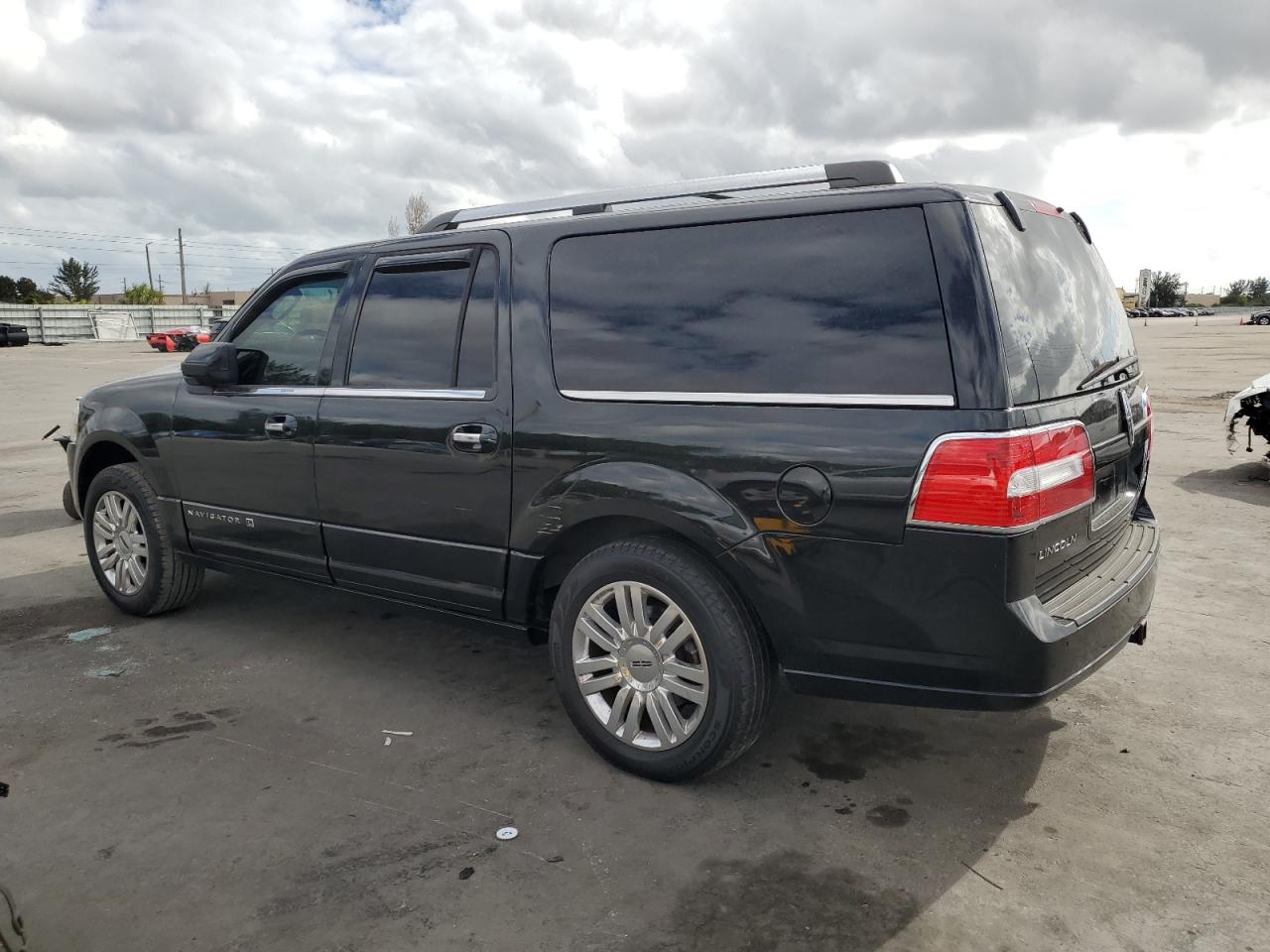 VIN 5LMJJ3H53EEL05773 2014 LINCOLN NAVIGATOR no.2