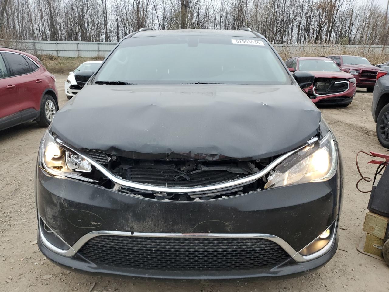 2017 Chrysler Pacifica - Image 5