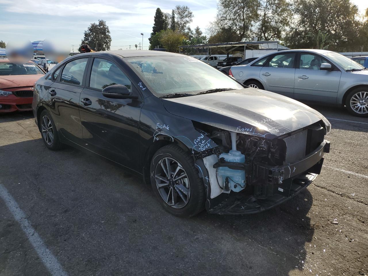 VIN 3KPF24AD0PE576704 2023 KIA FORTE no.4