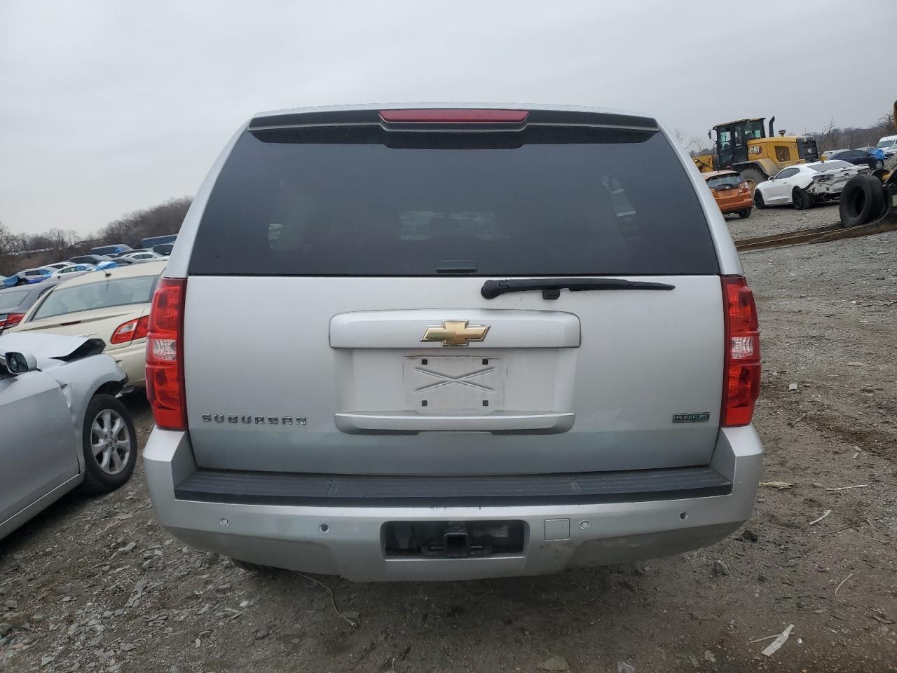 2011 Chevrolet Suburban - Image 6
