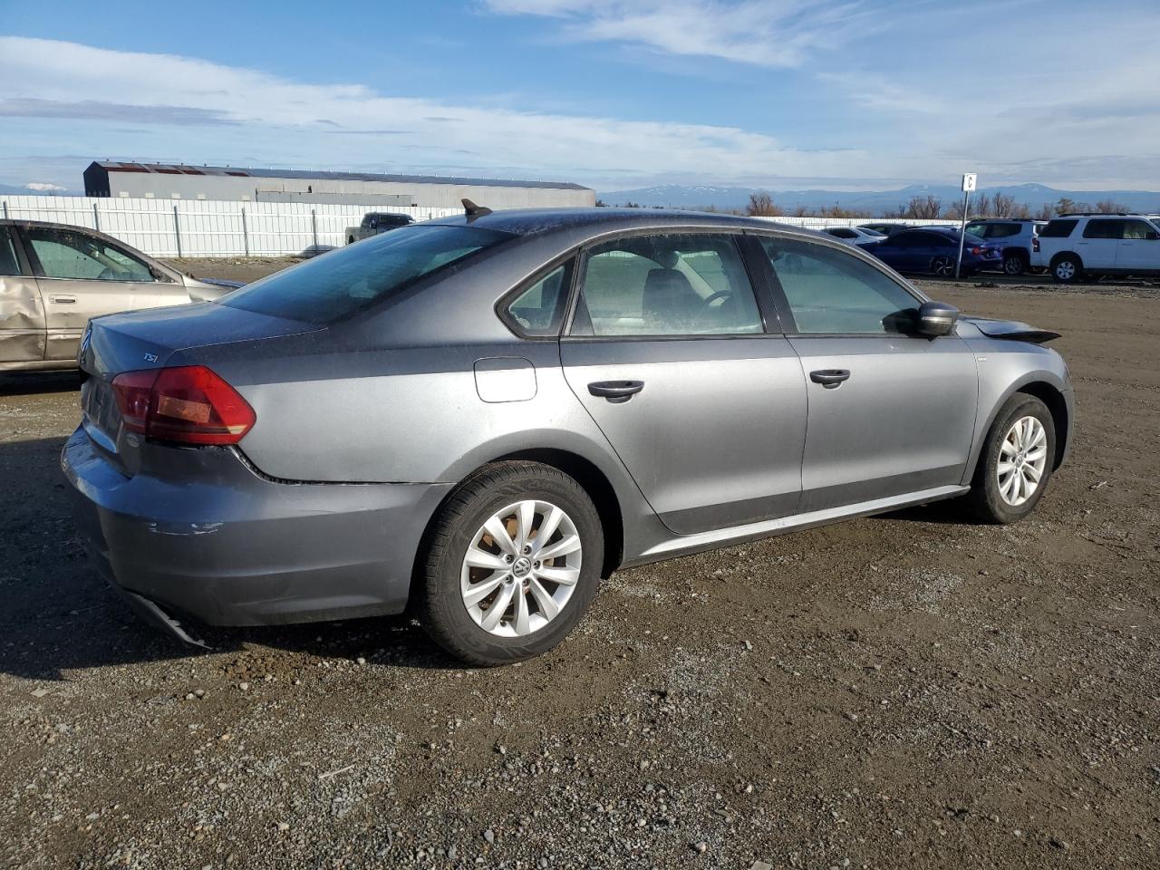 VIN 1VWAT7A30FC073483 2015 VOLKSWAGEN PASSAT no.3