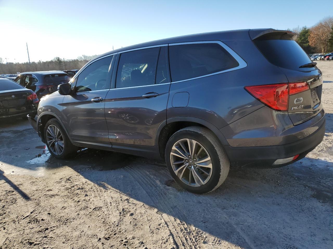 2017 Honda Pilot - Image 2
