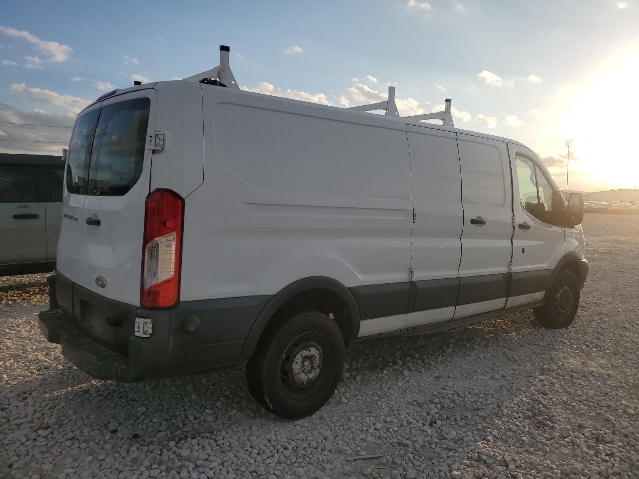 VIN 1FTYR2ZM8FKA18110 2015 FORD TRANSIT no.3