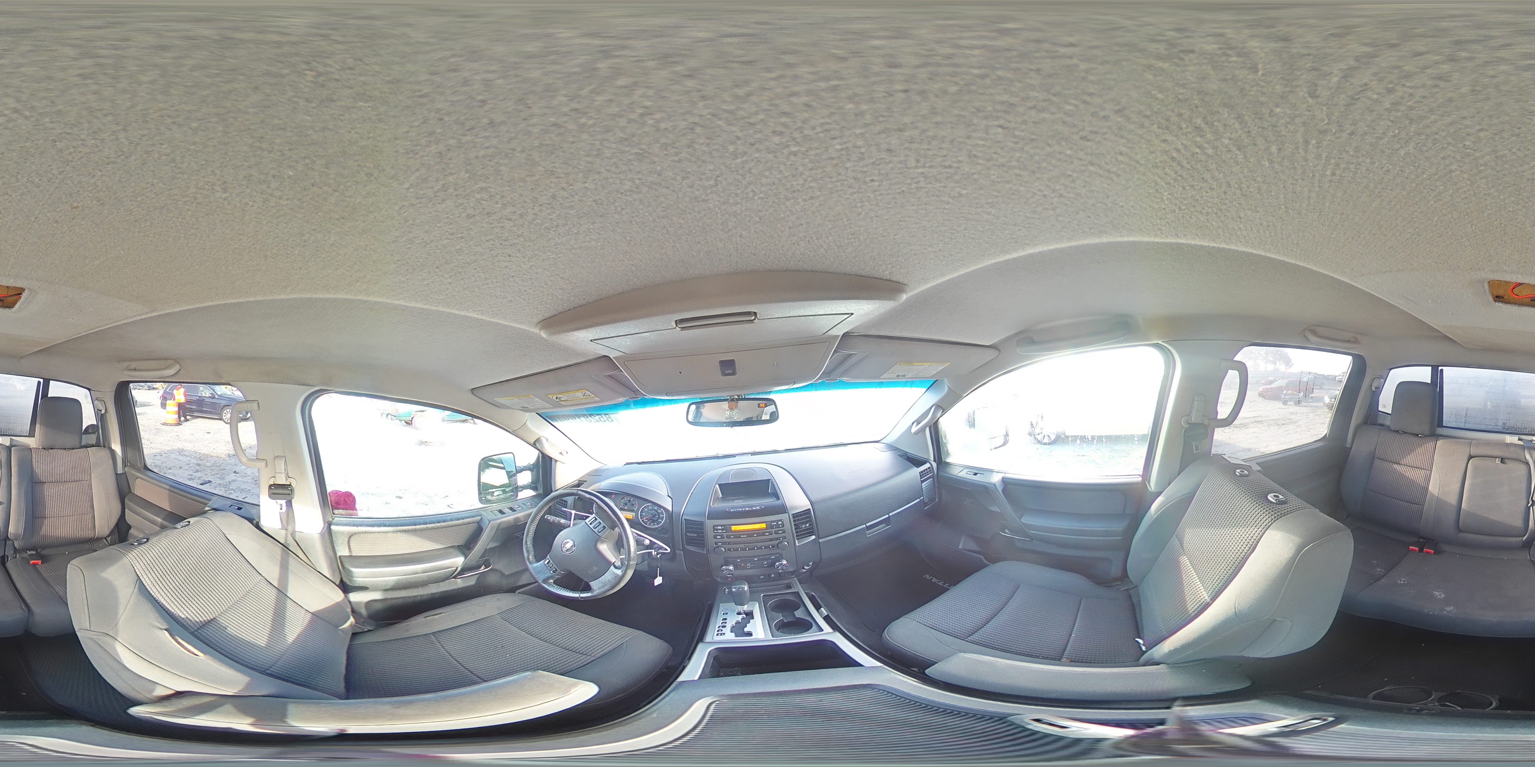 2012 Nissan Titan - Image 12