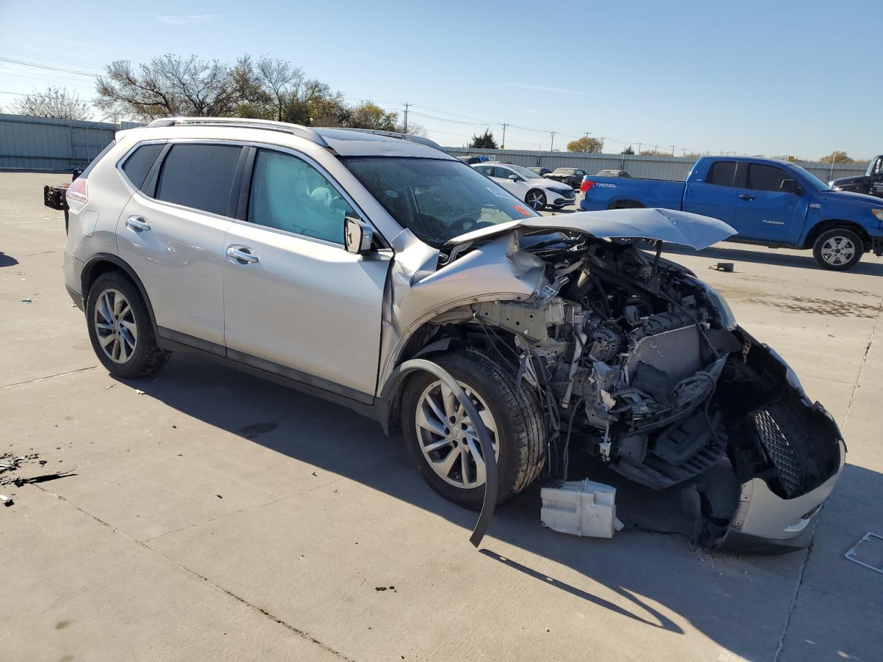 2015 Nissan Rogue - Image 4