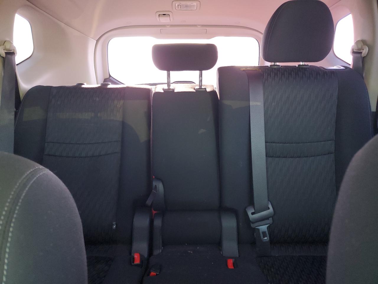 2018 Nissan Rogue - Image 10