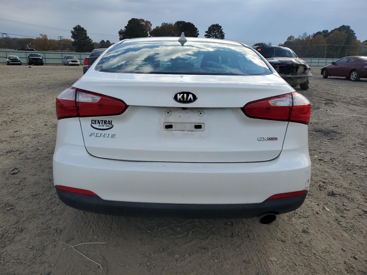 VIN KNAFX4A81F5269540 2015 KIA FORTE no.6