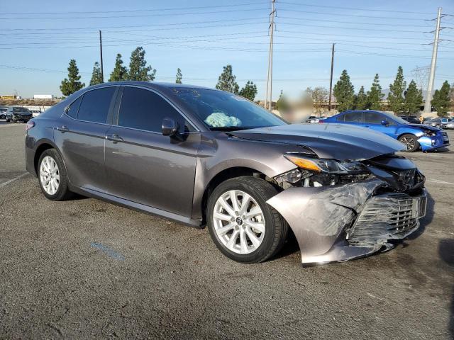  TOYOTA CAMRY 2018 Серый