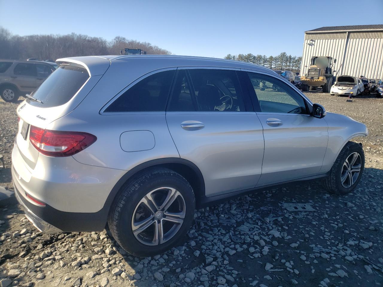 VIN WDC0G4KB1GF064664 2016 MERCEDES-BENZ GLC-CLASS no.3