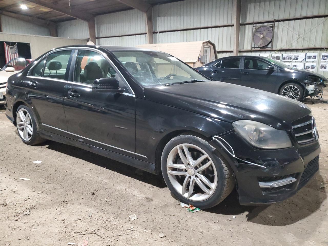 VIN WDDGF4HB9EA929914 2014 MERCEDES-BENZ C-CLASS no.4