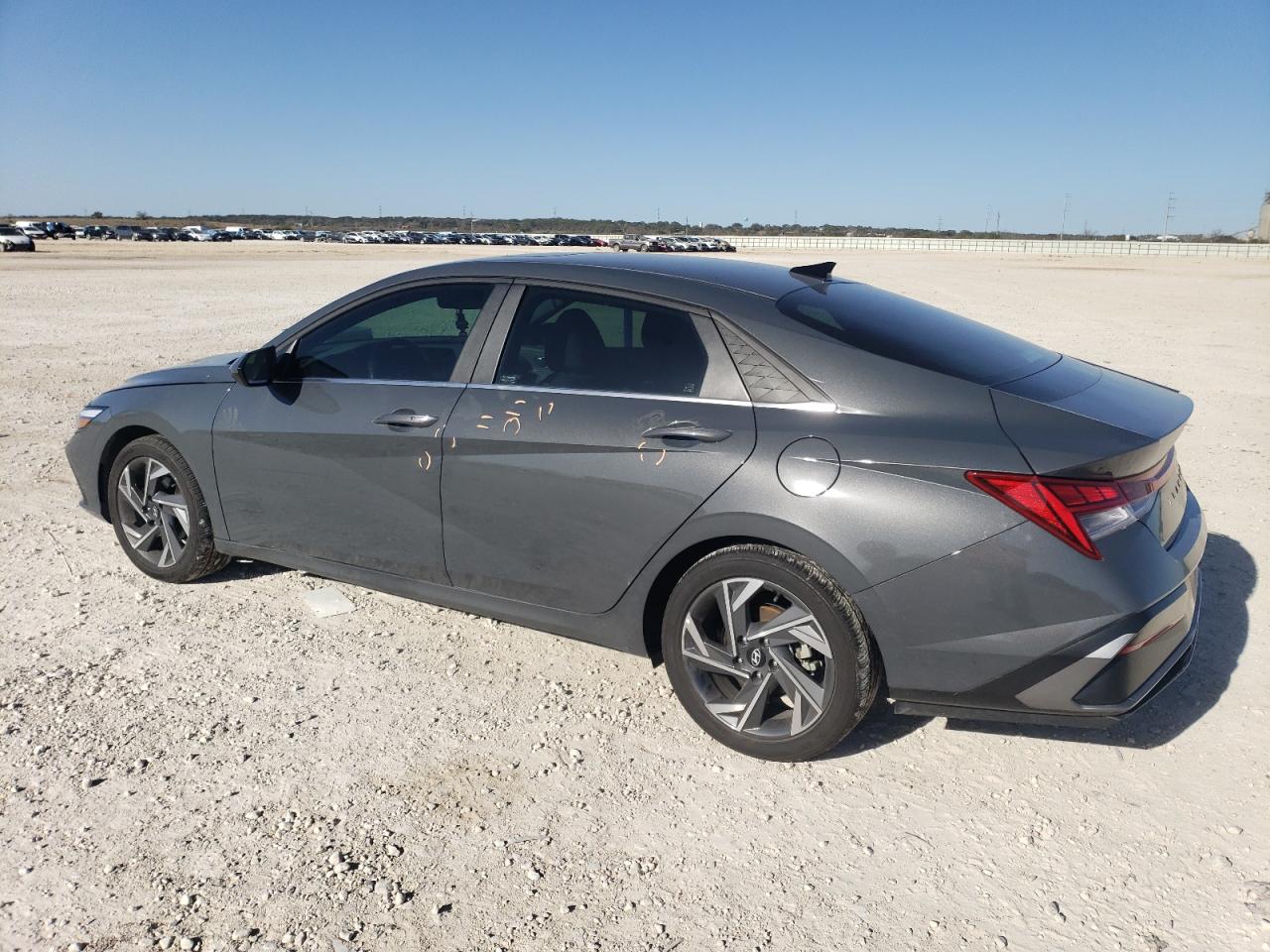 2024 Hyundai Elantra - Image 2