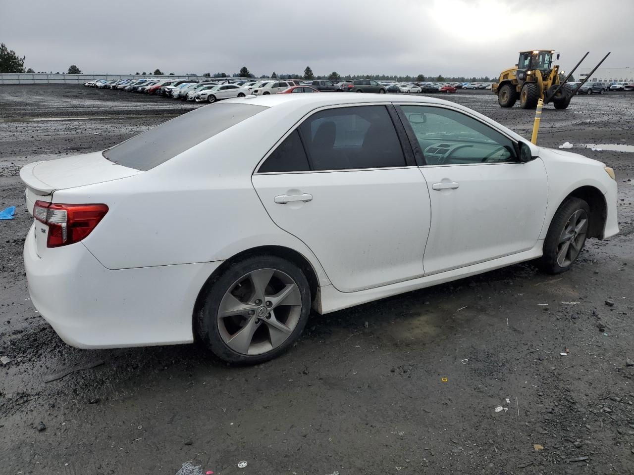 VIN 4T1BK1FK6EU027619 2014 TOYOTA CAMRY no.3