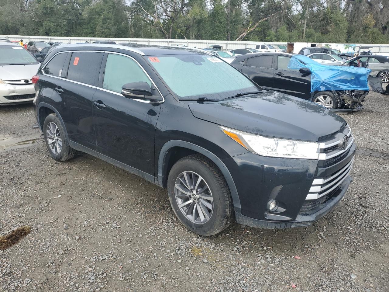 VIN 5TDKZRFH2KS554267 2019 TOYOTA HIGHLANDER no.4