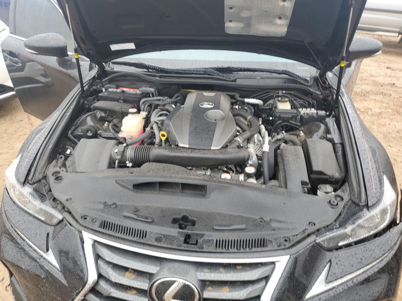 2017 Lexus IS - Image 12